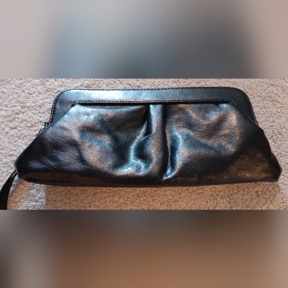 Smart Set Wristlet Clutch Black